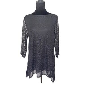 Chicos Travelers Black Lace Sharkbite Tunic Top 3/4 Sleeve Size 1 M Capsule‎